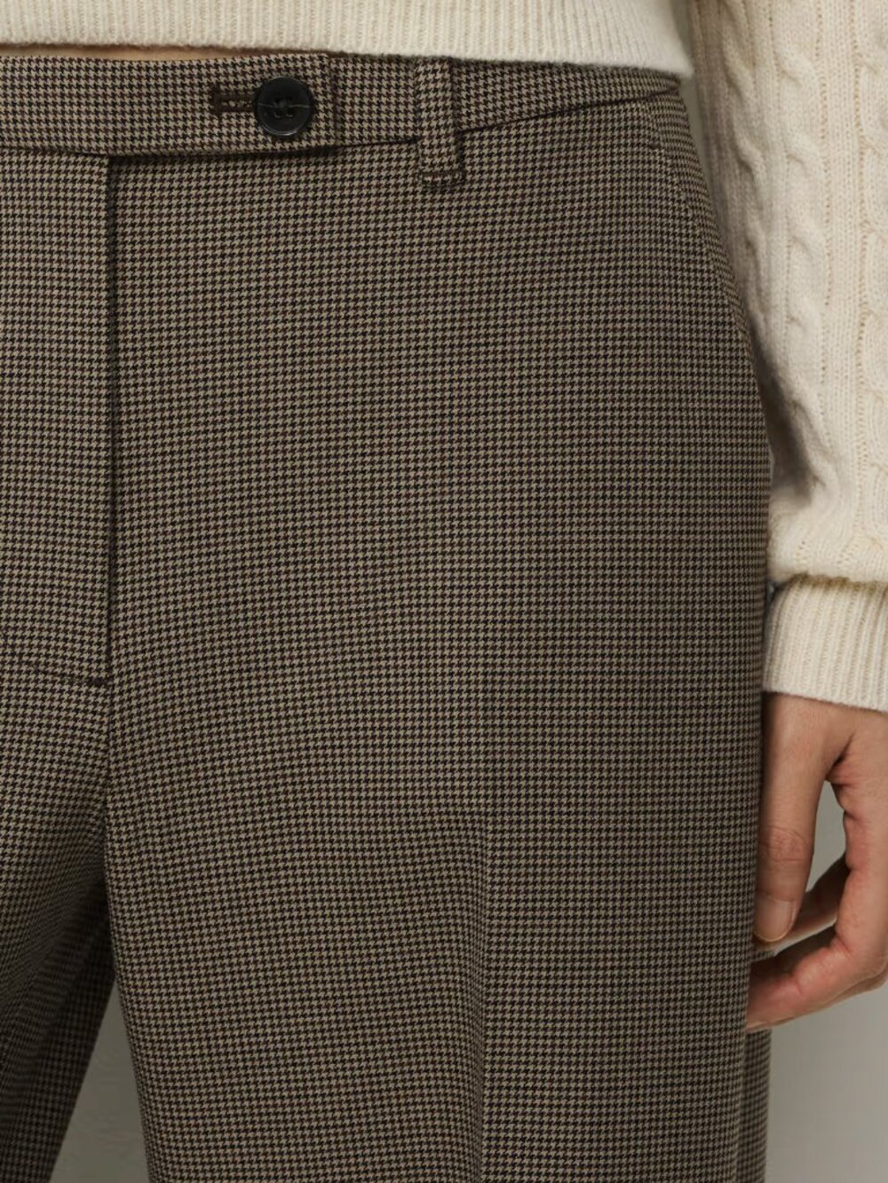 Aritzia Nottingdale Pant in brown and black houndstooth - Picture 3 of 6